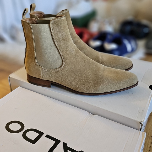 Aldo men's suede boots size 10 US made in Romania